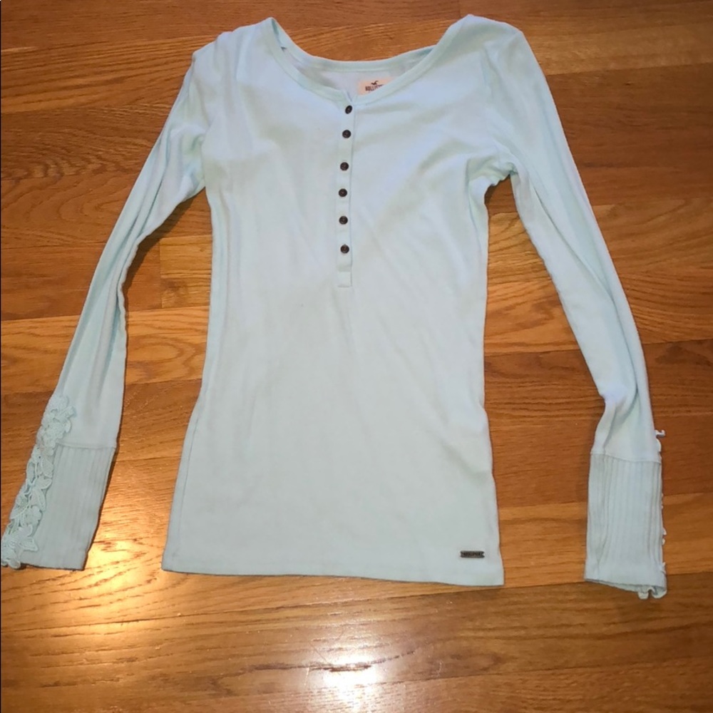Soft and Stretchy Hollister shirt